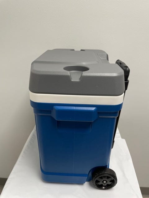 Igloo Coolers Blue Igloo Latitude 30 Roller Cooler